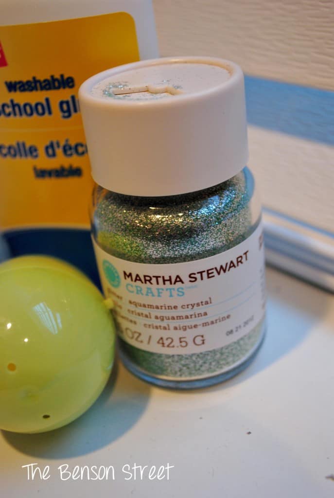 DIY Glitter Eggs at www.thebensonstreet.com 1