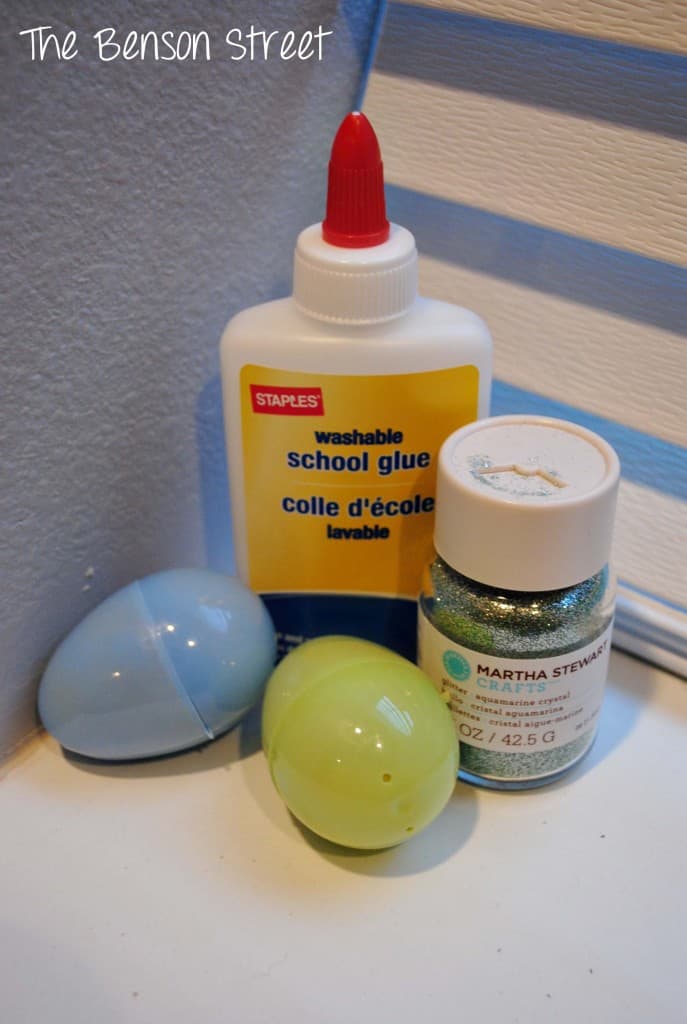 DIY Glitter Eggs at www.thebensonstreet.com