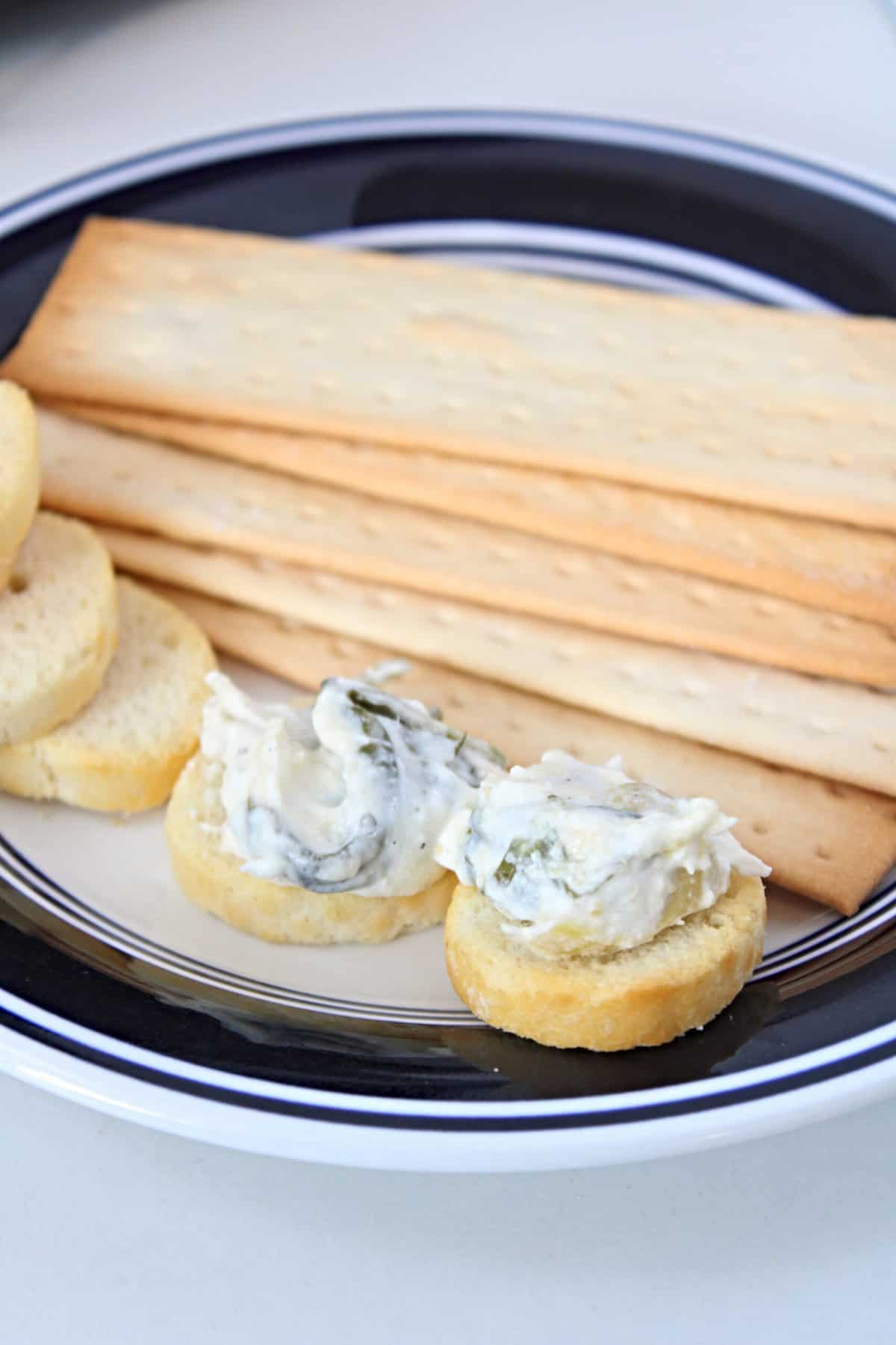 Easy Slow Cooker Spinach Artichoke Dip
